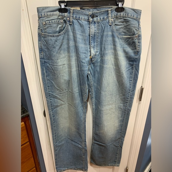 Levi’s 559 NWT 38x34 - Picture 1 of 3